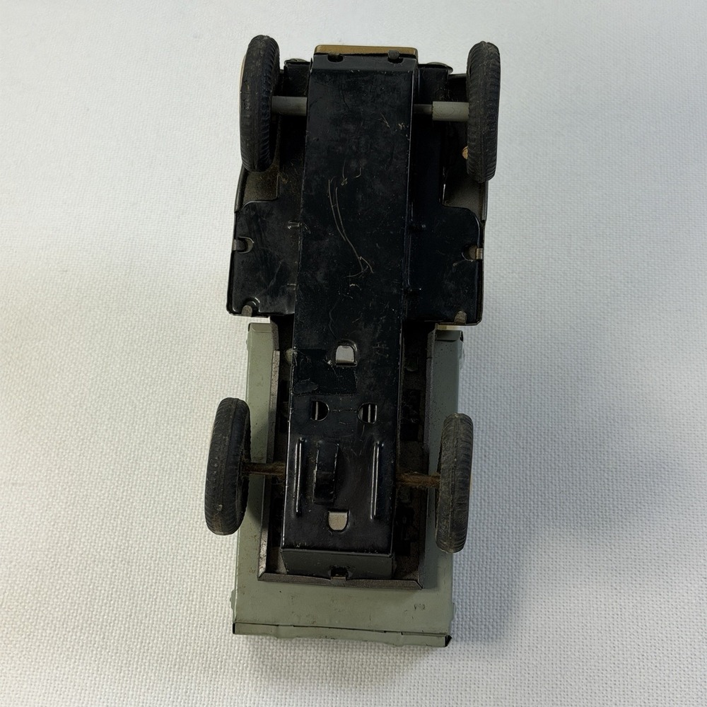 Vintage International Old Timer Friction Delivery Truck no box Japan 1960's - Picture 12 of 13